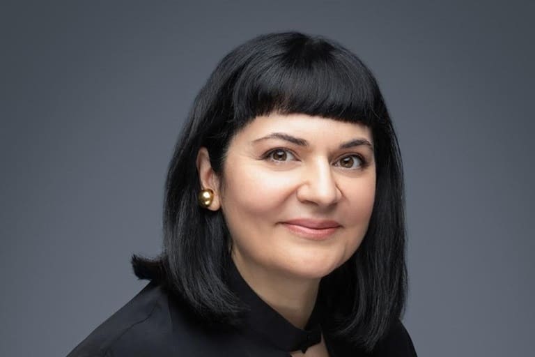 Headshot of Esra Fanoscu